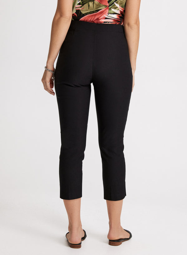 Laura Decorative Eyelet Pull-On Capris