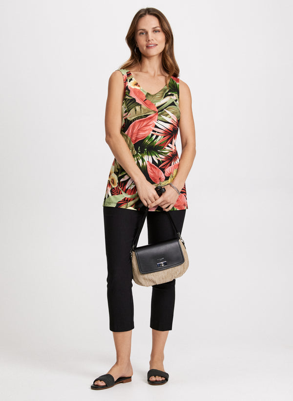 Laura Decorative Eyelet Pull-On Capris