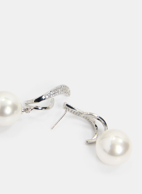 Laura Pearl Drop Earrings