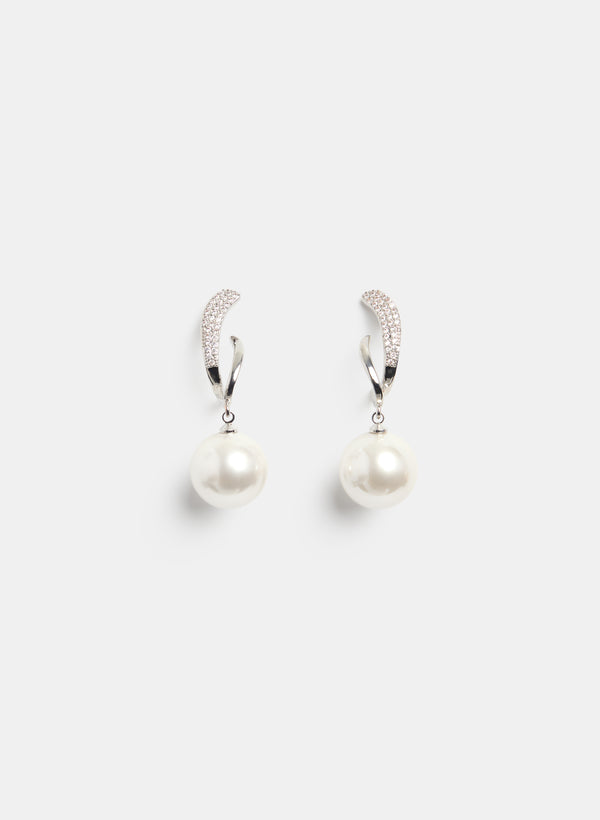laura Pearl Drop Earrings