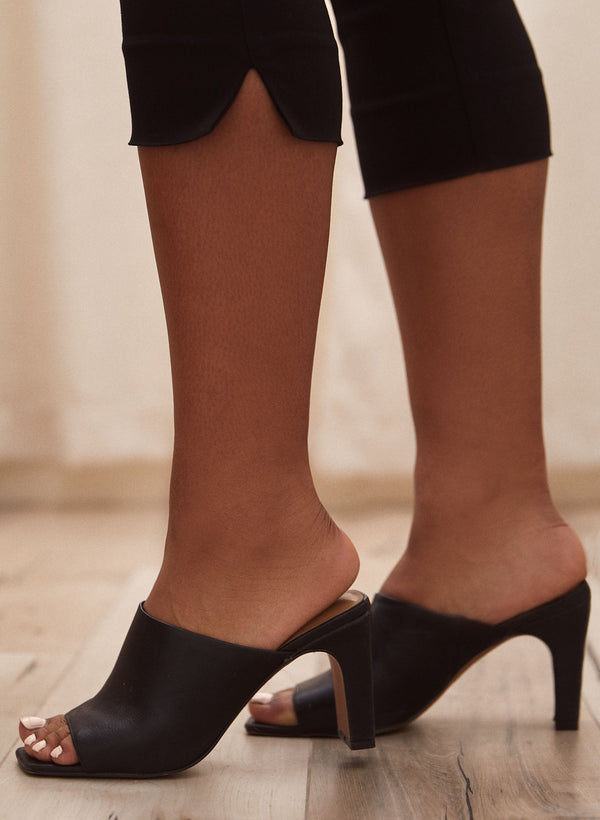 Laura Pull-On Bengaline Capris