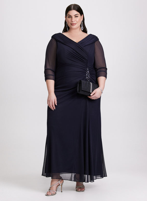 laura Sparkling Brooch Evening Dress