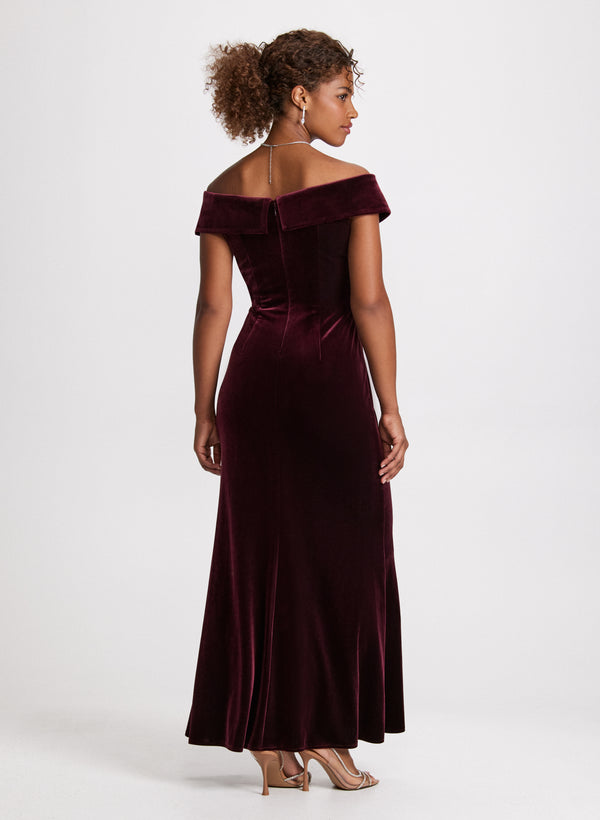 Laura Sweetheart Neck Velvet Dress