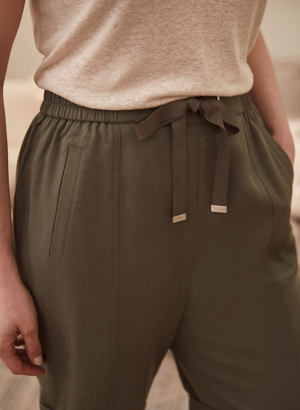Laura Tab Detail Tencel Shorts