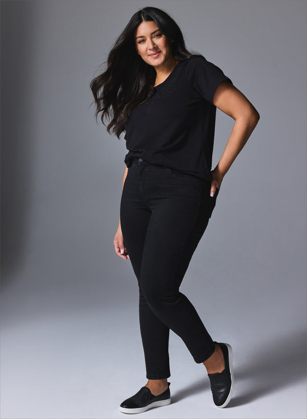 laura The Minimalist